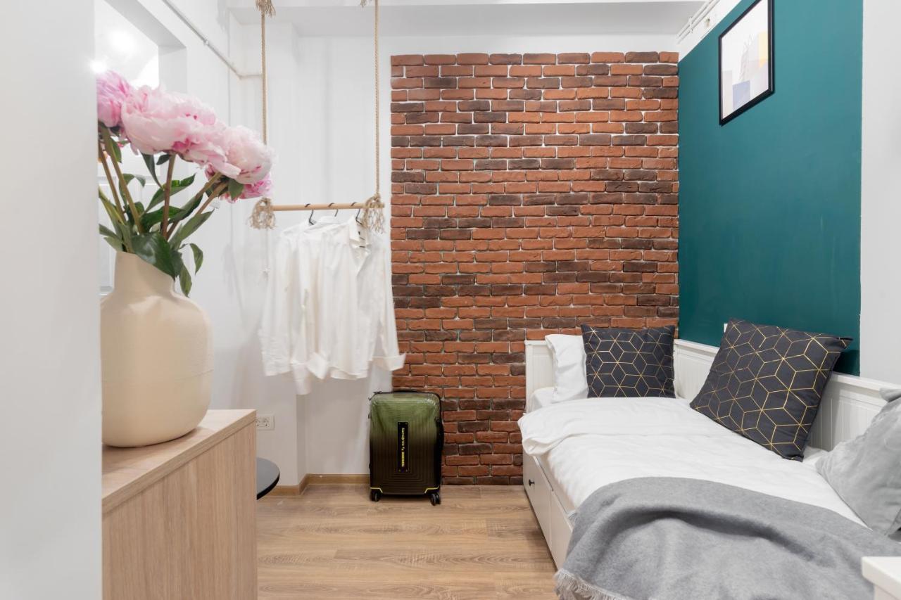 Ultra Central, 15 Sqm Studio By Urbanesq Bukares Bagian luar foto